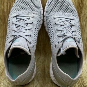 Under Armour Gray Athletic Sneakers - like new size 10